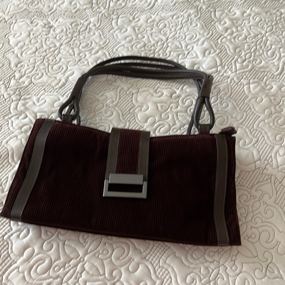 Brown corduroy handbag w/ metallic hardware - Picture 4 of 16